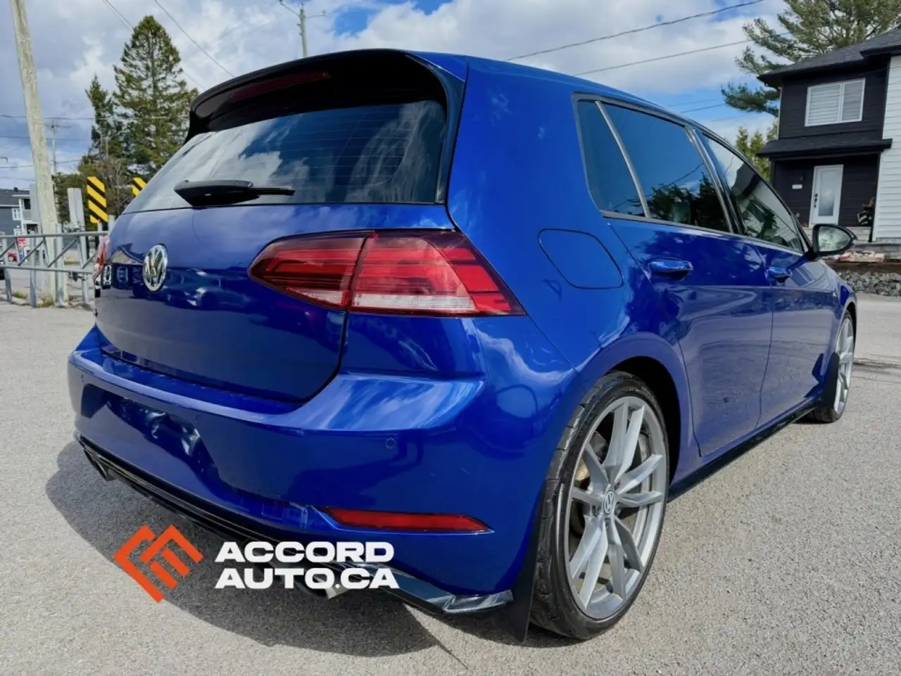 Volkswagen Golf R снимка Volkswagen Golf R