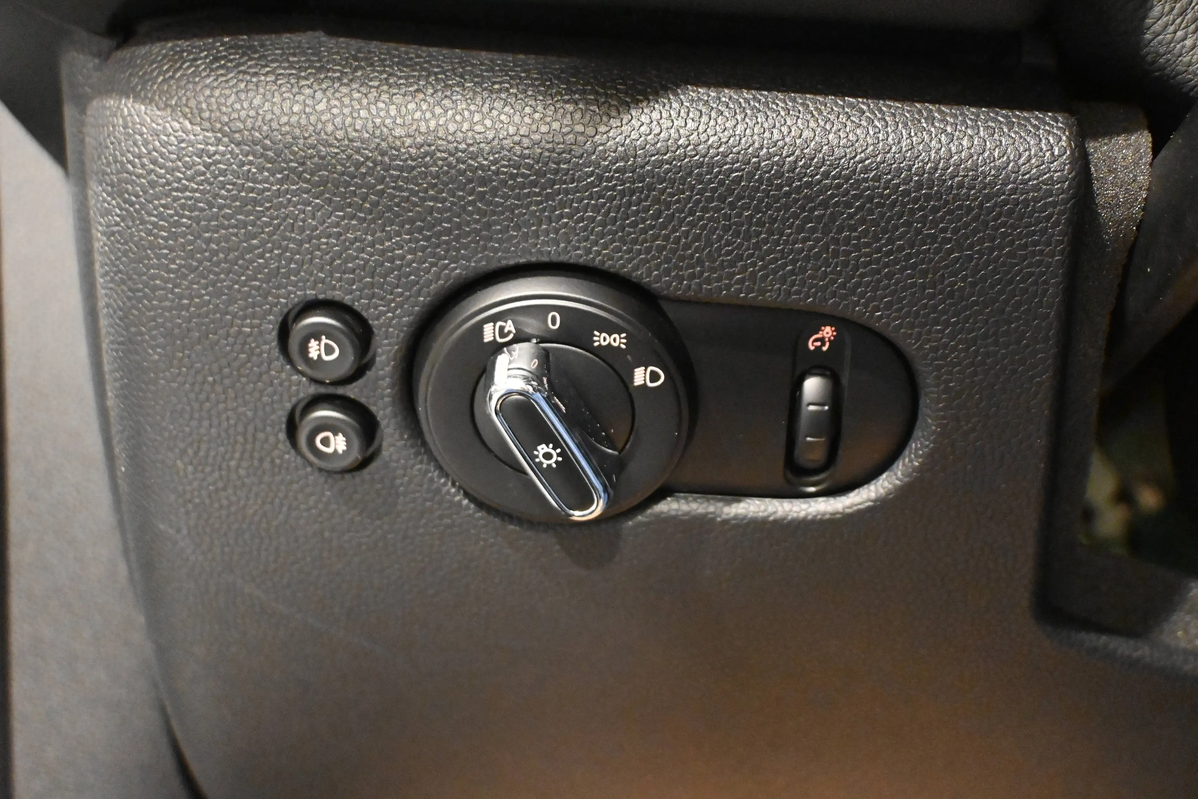 MINI Cooper SE e-Mini 28.9 kWh Cooper SE XL / CAMERA / HEAD UP / CARPLAY / ANDROID / LEDS / GPS NAVI / FULL OPTIONS !! — photo 9
