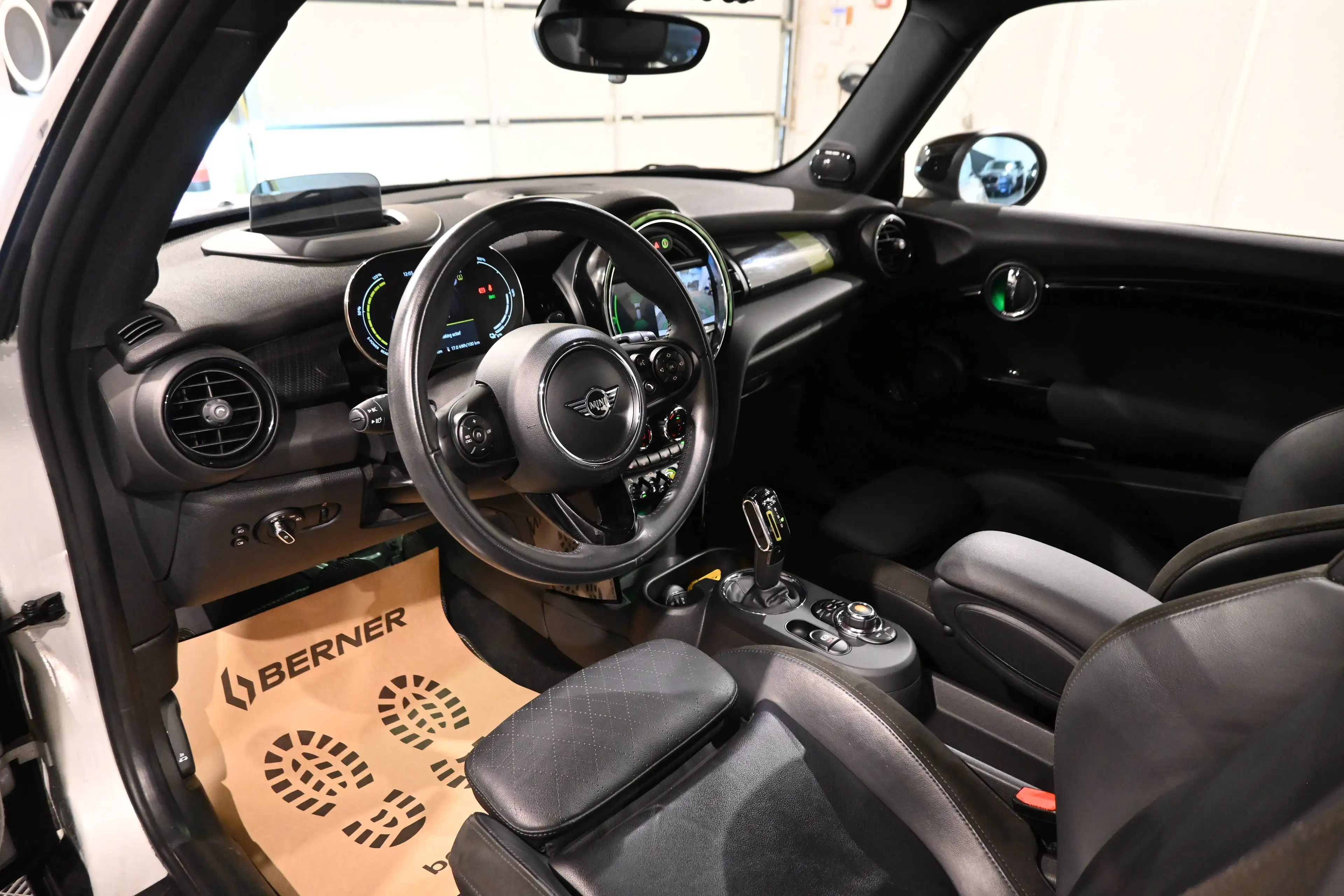 MINI Cooper SE e-Mini 28.9 kWh Cooper SE XL / CAMERA / HEAD UP / CARPLAY / ANDROID / LEDS / GPS NAVI / FULL OPTIONS !! — photo 13