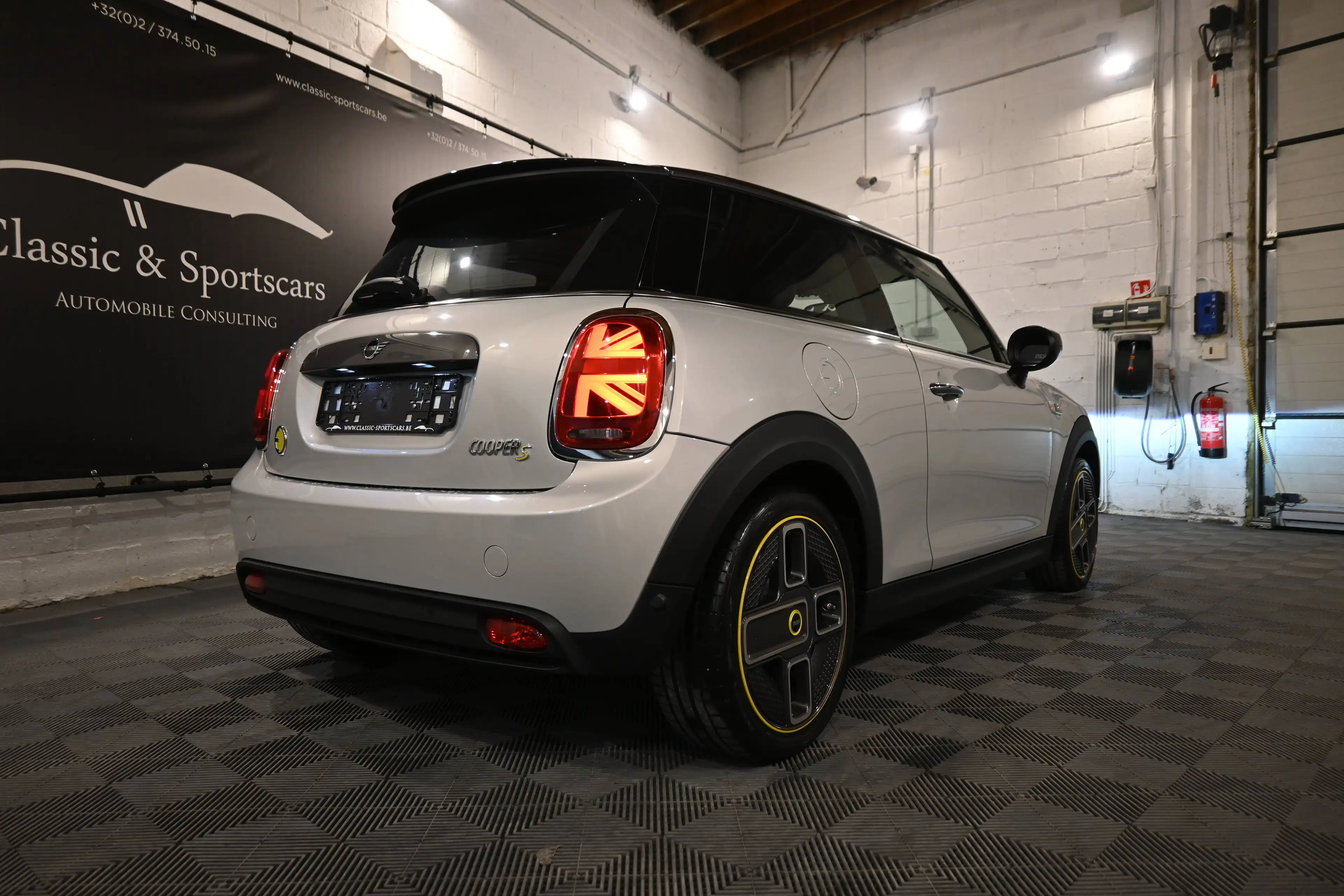 MINI Cooper SE e-Mini 28.9 kWh Cooper SE XL / CAMERA / HEAD UP / CARPLAY / ANDROID / LEDS / GPS NAVI / FULL OPTIONS !! — photo 4