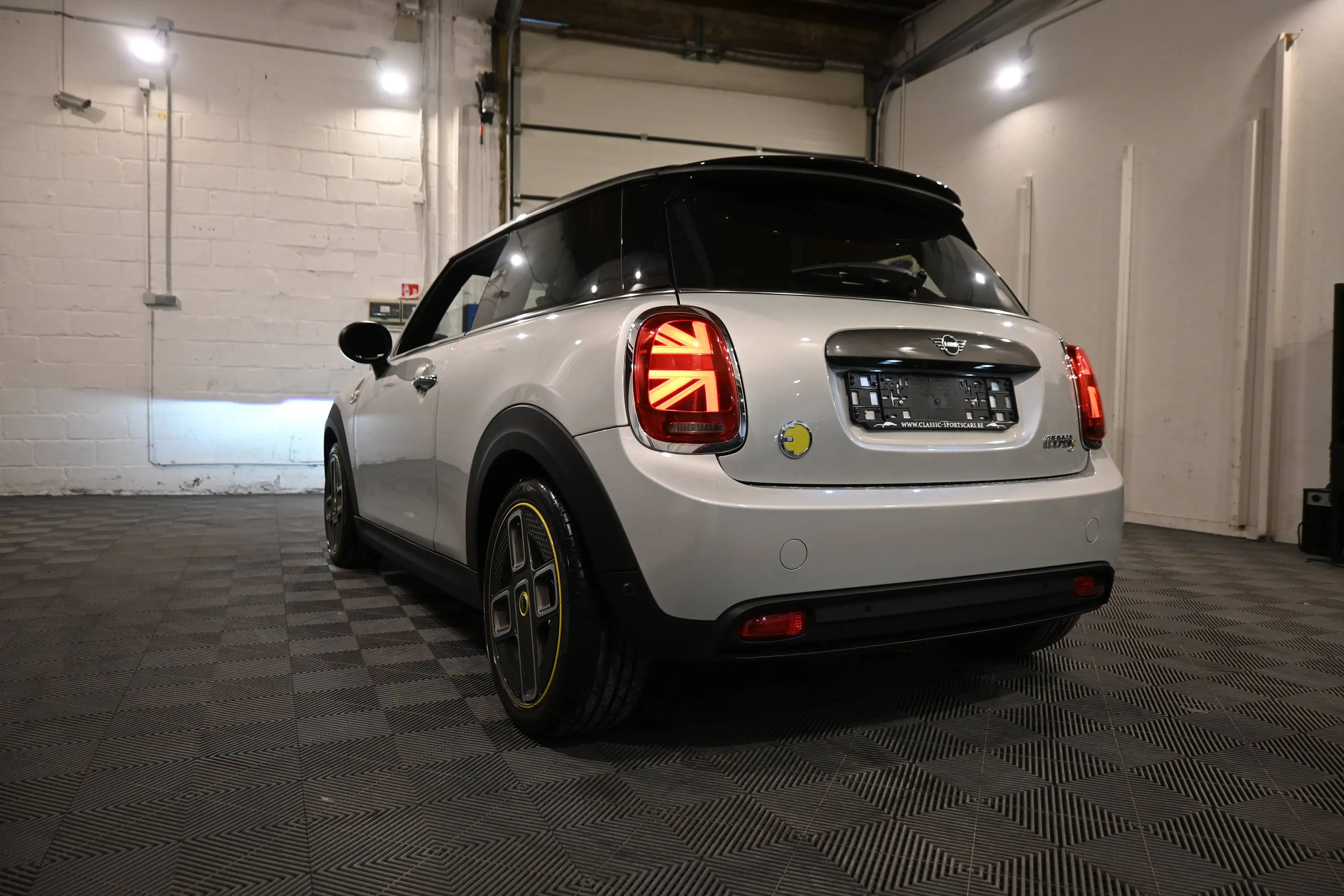 MINI Cooper SE e-Mini 28.9 kWh Cooper SE XL / CAMERA / HEAD UP / CARPLAY / ANDROID / LEDS / GPS NAVI / FULL OPTIONS !! — photo 5
