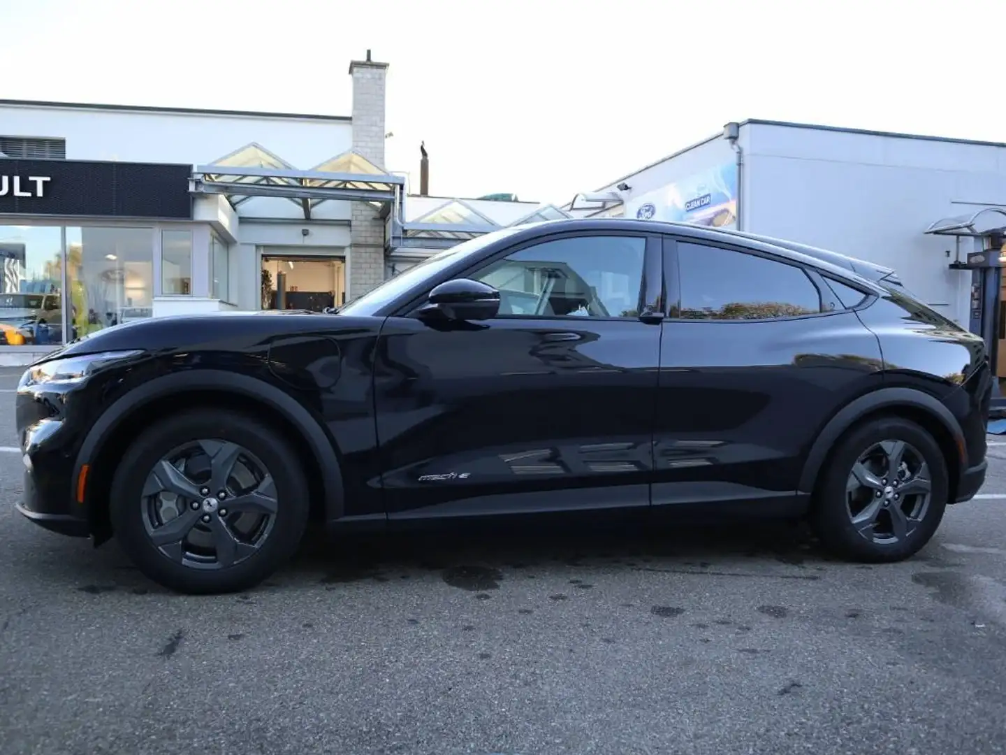 Ford Mustang Mach-E Mustang Mach-E 88kWh Extended Range Schwarz - 1
