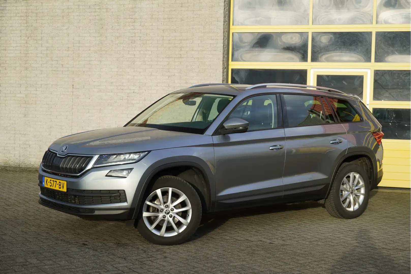 Skoda Kodiaq 1.5 TSI 150PK! Business Edition BJ2020 Lmv 18" | L Gris - 2