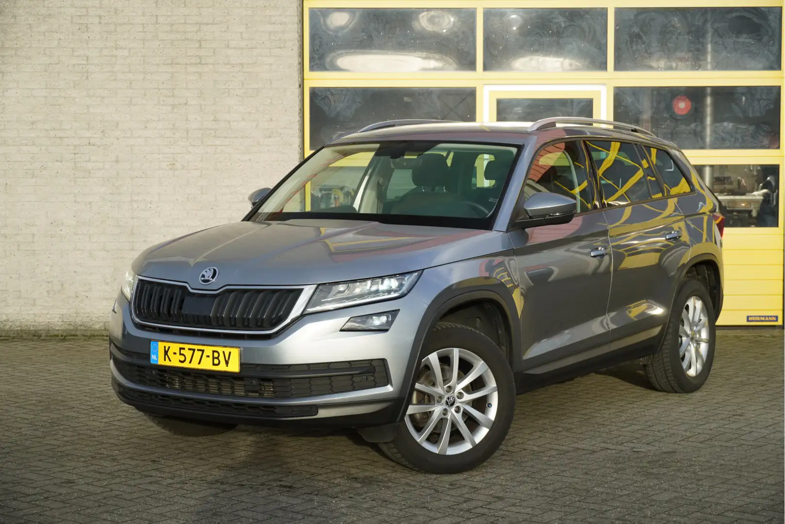 Skoda Kodiaq 1.5 TSI 150PK! Business Edition BJ2020 Lmv 18" | L Gris - 1