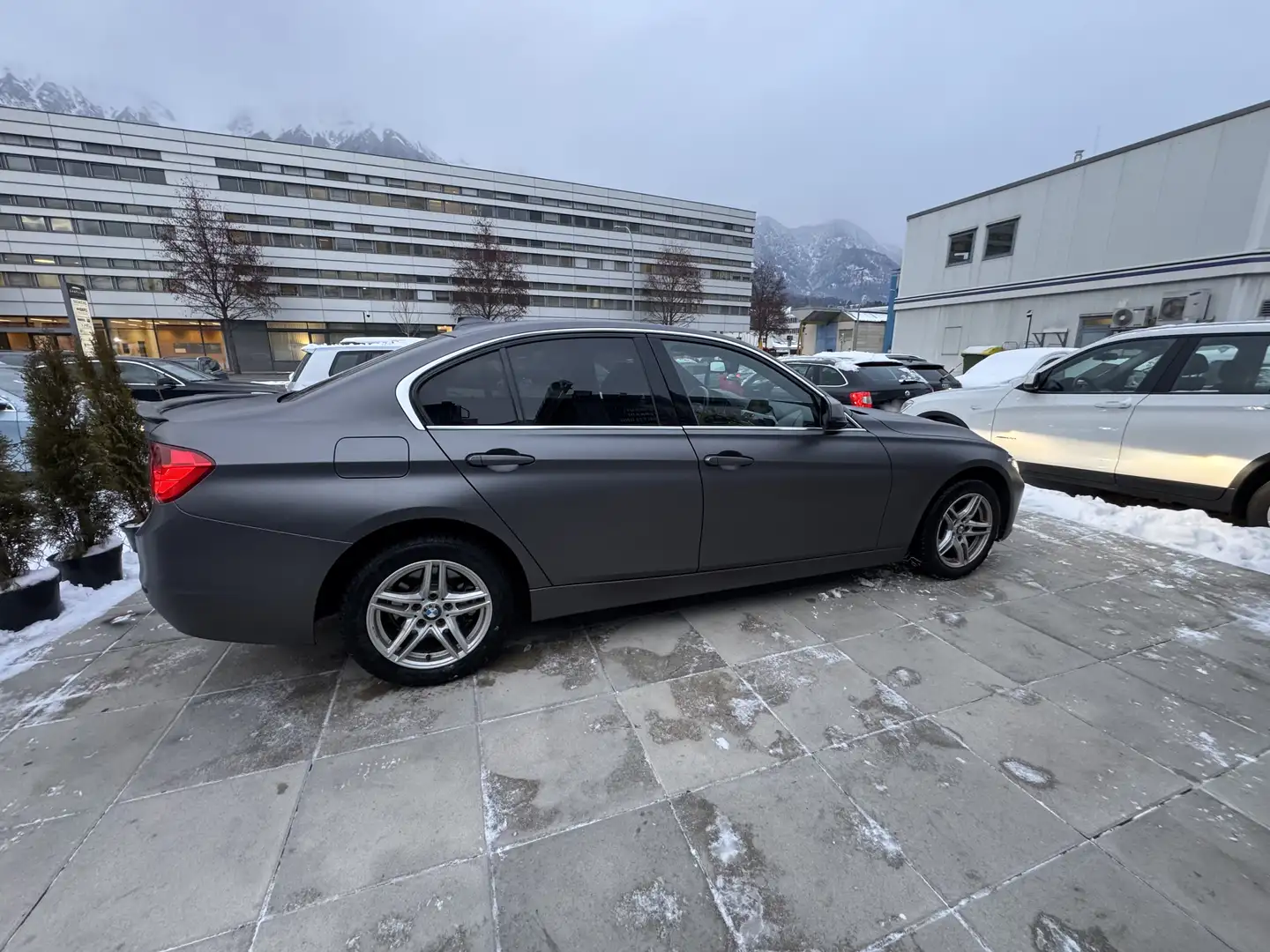 BMW 320 320 d Grau - 2