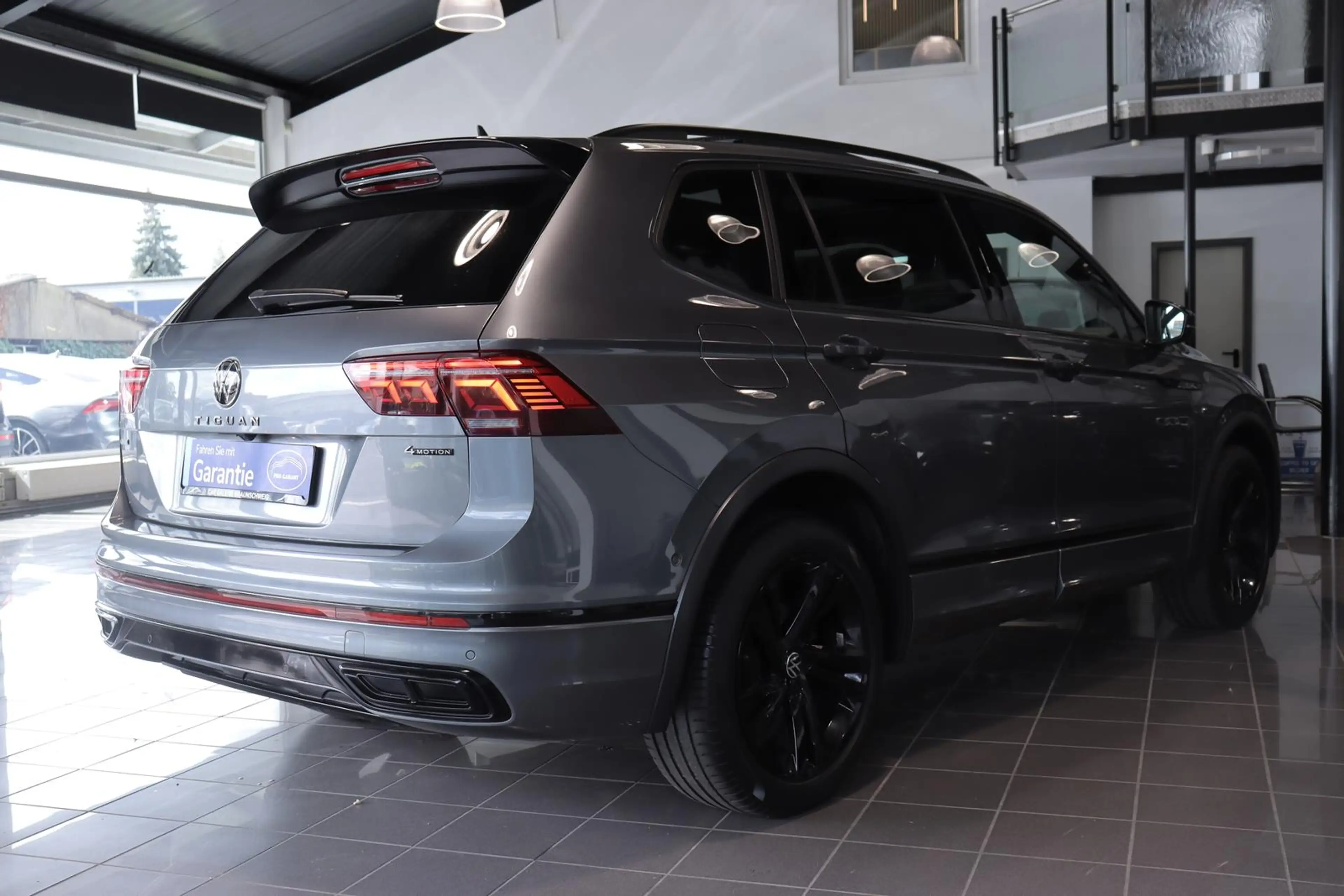 Volkswagen Tiguan Allspace 2.0 TDI R-Line 4Mot*PANO*7SITZER — photo 5