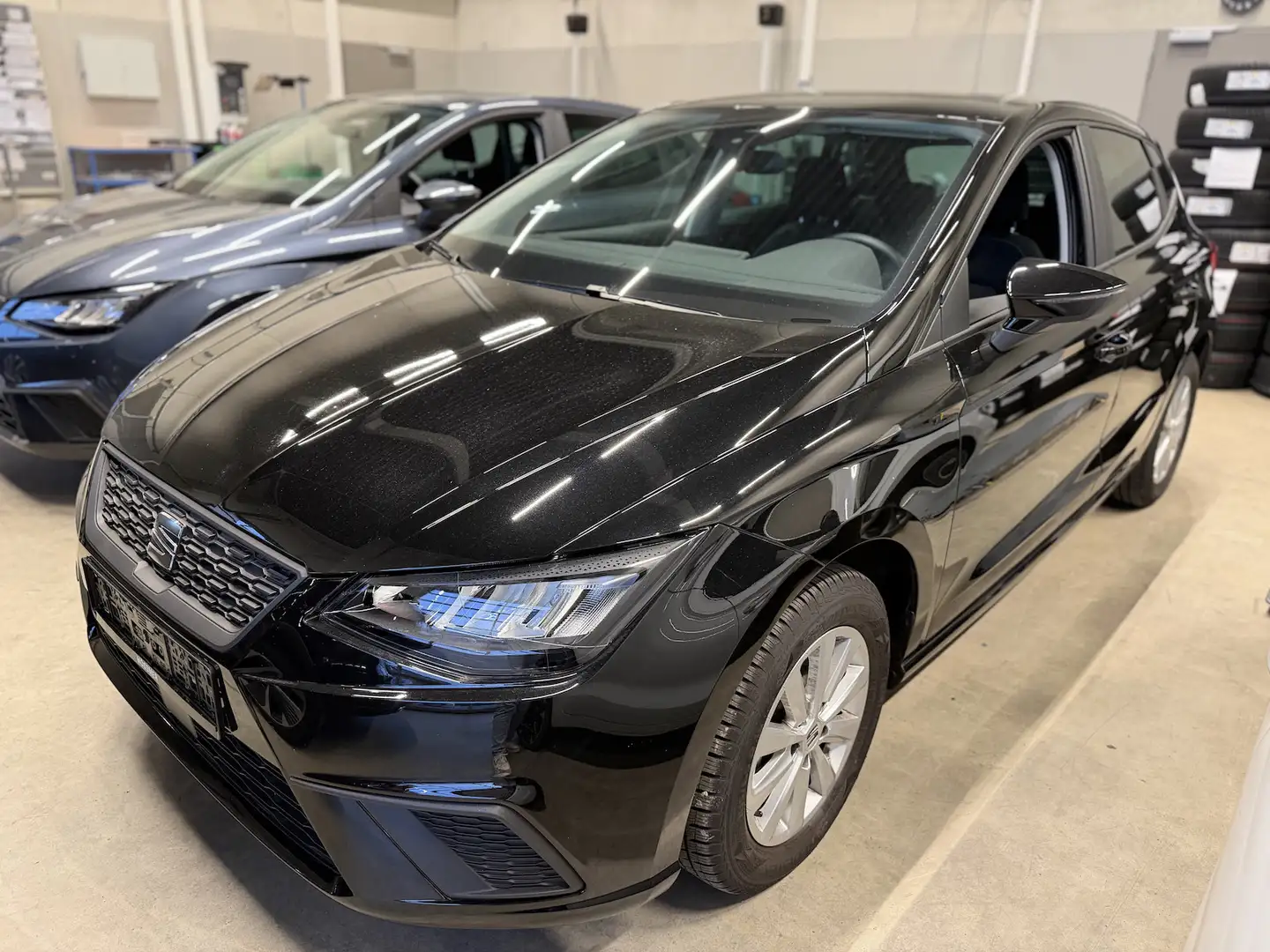 SEAT Ibiza 1,0TSI Style Navi Winterpaket Connect.Box Schwarz - 1