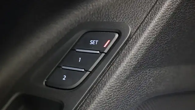Audi Q3 view 12