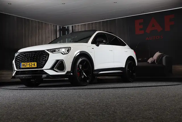 Audi Q3 view 4