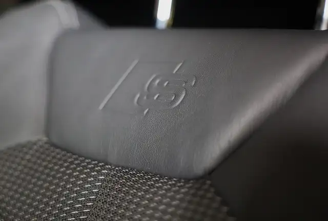 Audi Q3 view 11