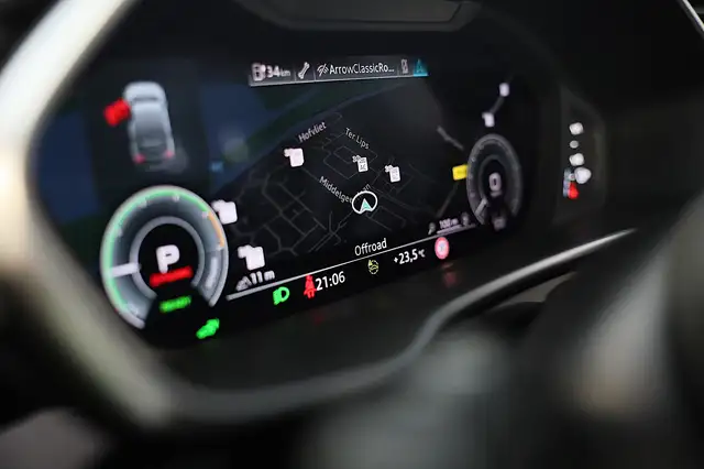 Audi Q3 view 9