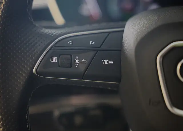Audi Q3 view 19