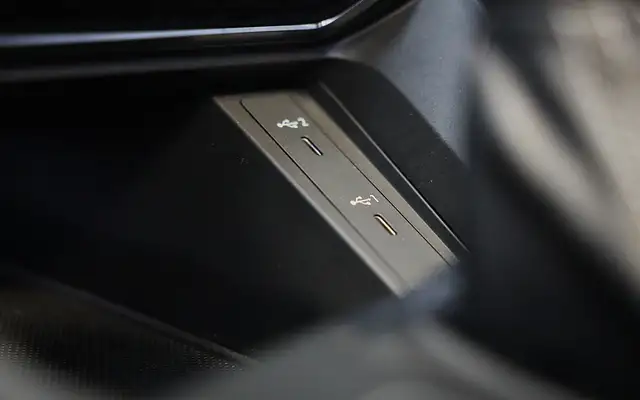 Audi Q3 view 18