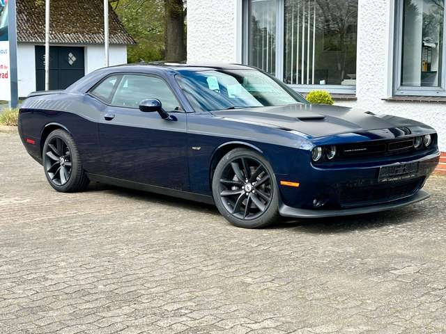 Imagine Dodge Challenger 6,4 V8 Hemi Scat Pack Kamera