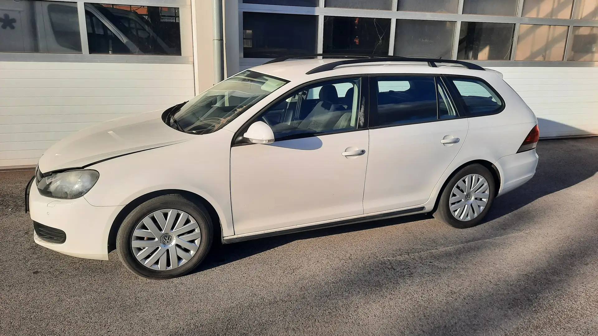 Volkswagen Golf Variant Rabbit 1,6 TDI DPF Weiß - 1