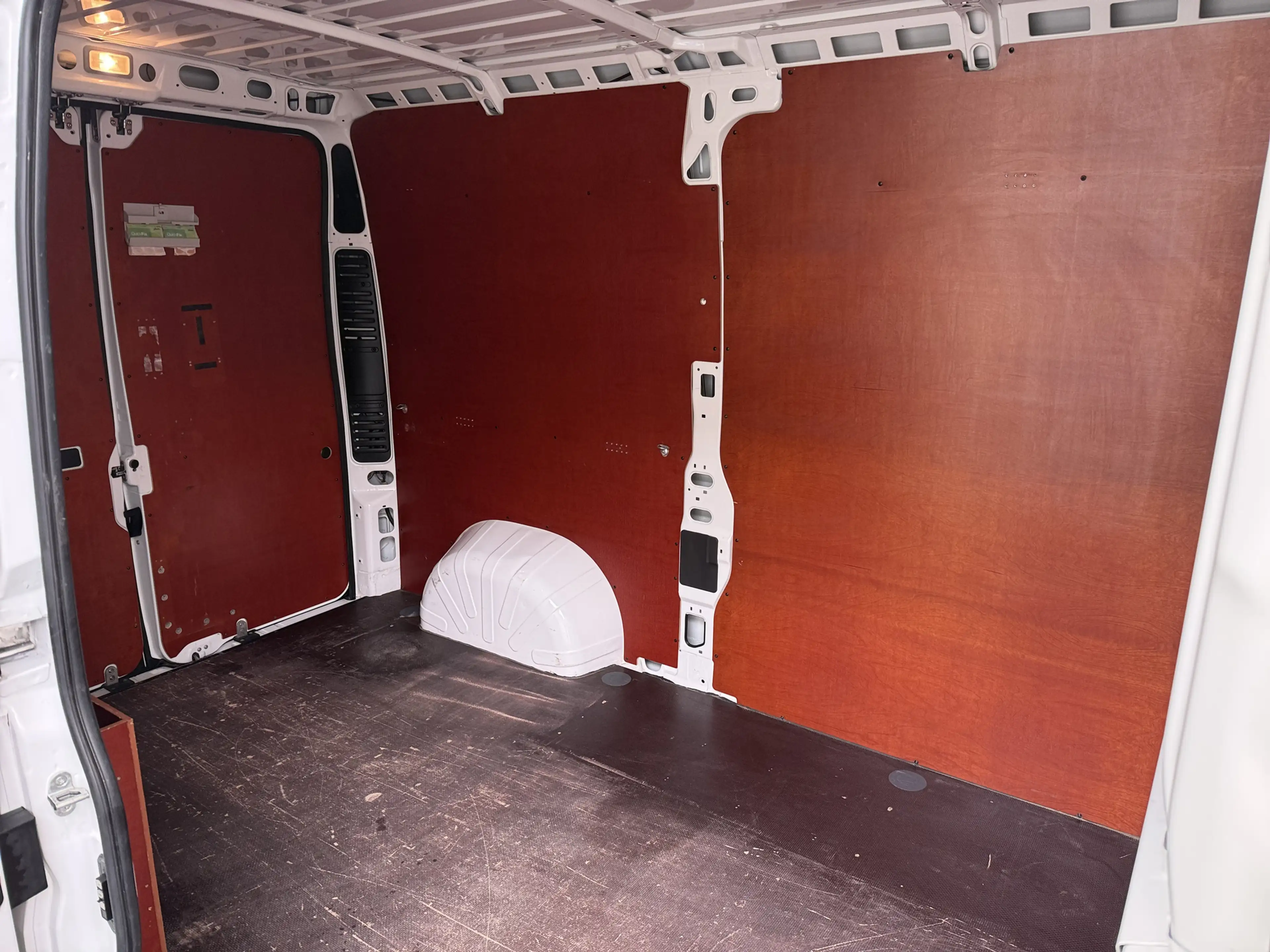 Peugeot Boxer 330 2.2HDi 141PK L2H2 3-Persoons Euro 6 Trekhaak C — photo 13