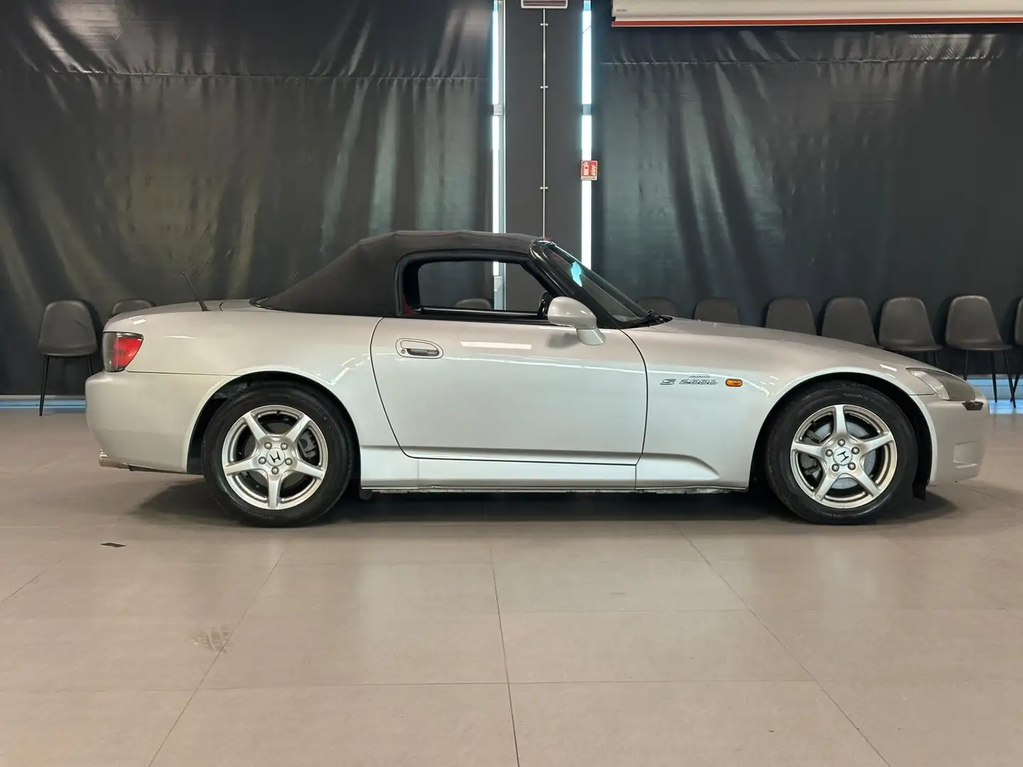 Honda S 2000 2.0 16V VTEC Grau - 2