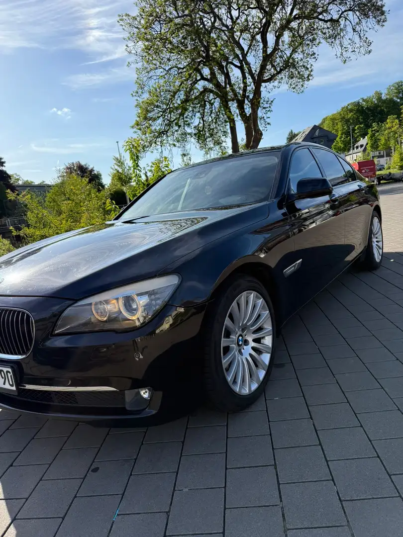 BMW 730 Negru - 1