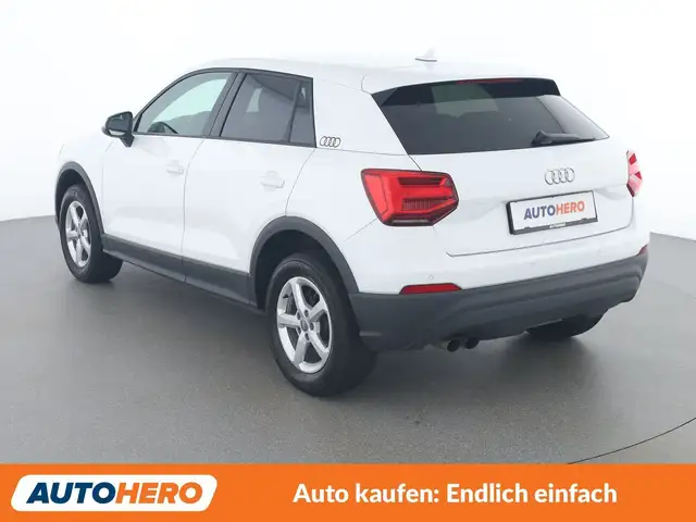 Audi Q2 view 4