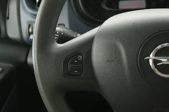 Opel Vivaro view 15