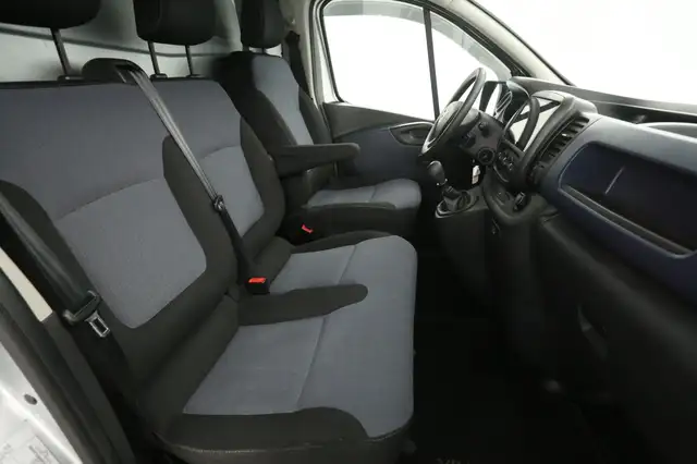 Opel Vivaro view 10