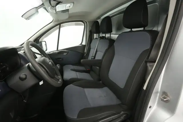 Opel Vivaro view 9