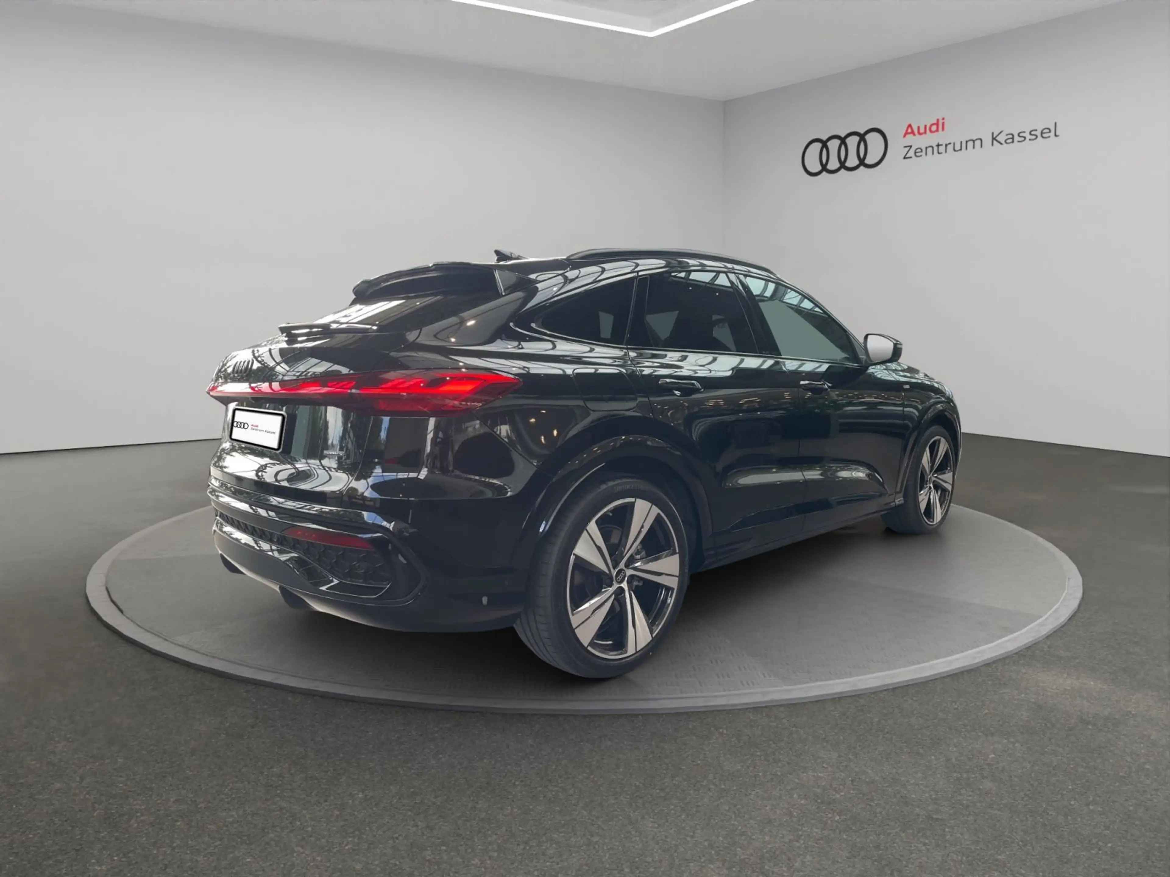 Audi Q5 SB TDI qu. S line Matrix B&O HuD Luftfahrwerk — photo 6