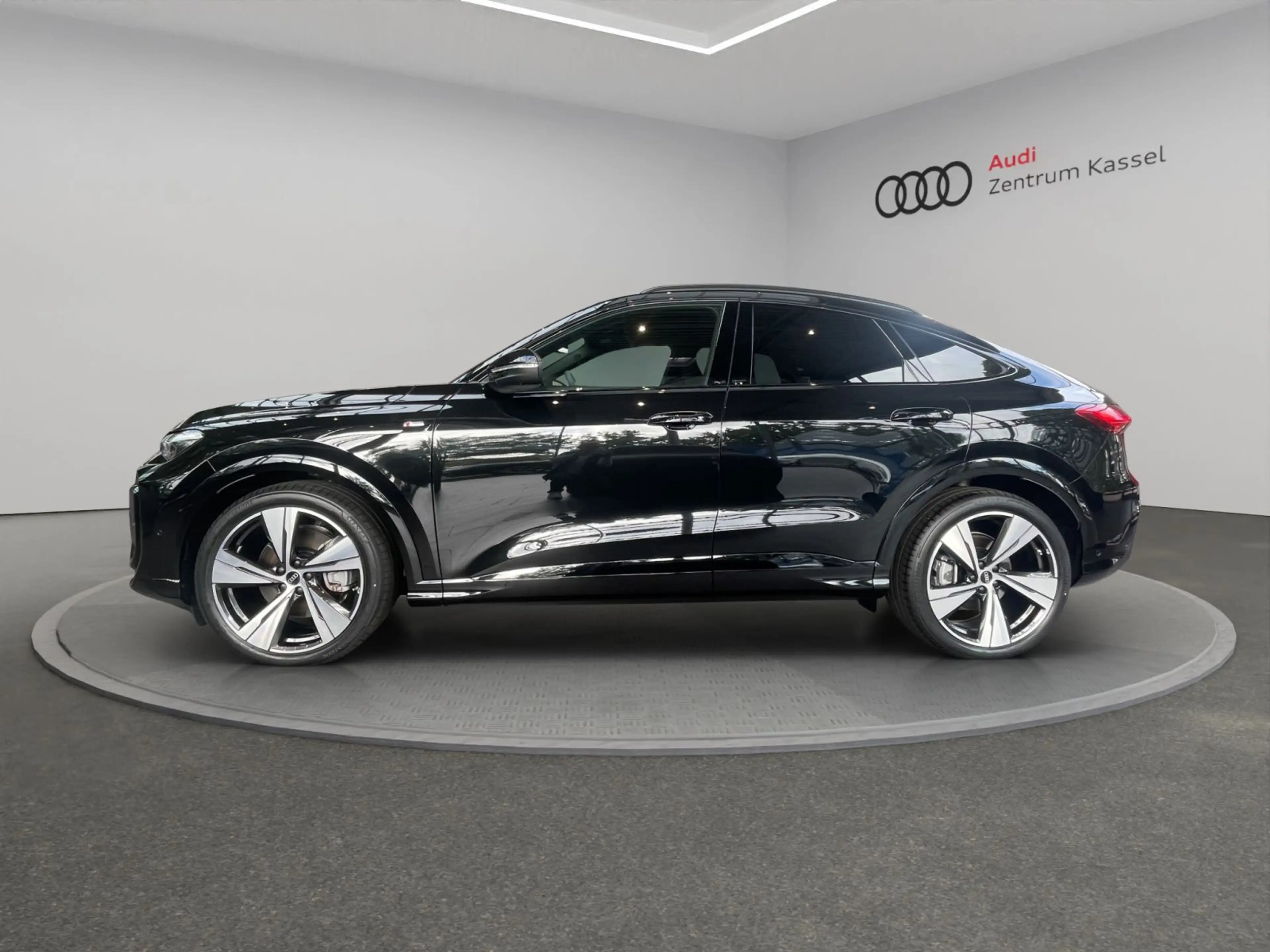 Audi Q5 SB TDI qu. S line Matrix B&O HuD Luftfahrwerk — photo 3