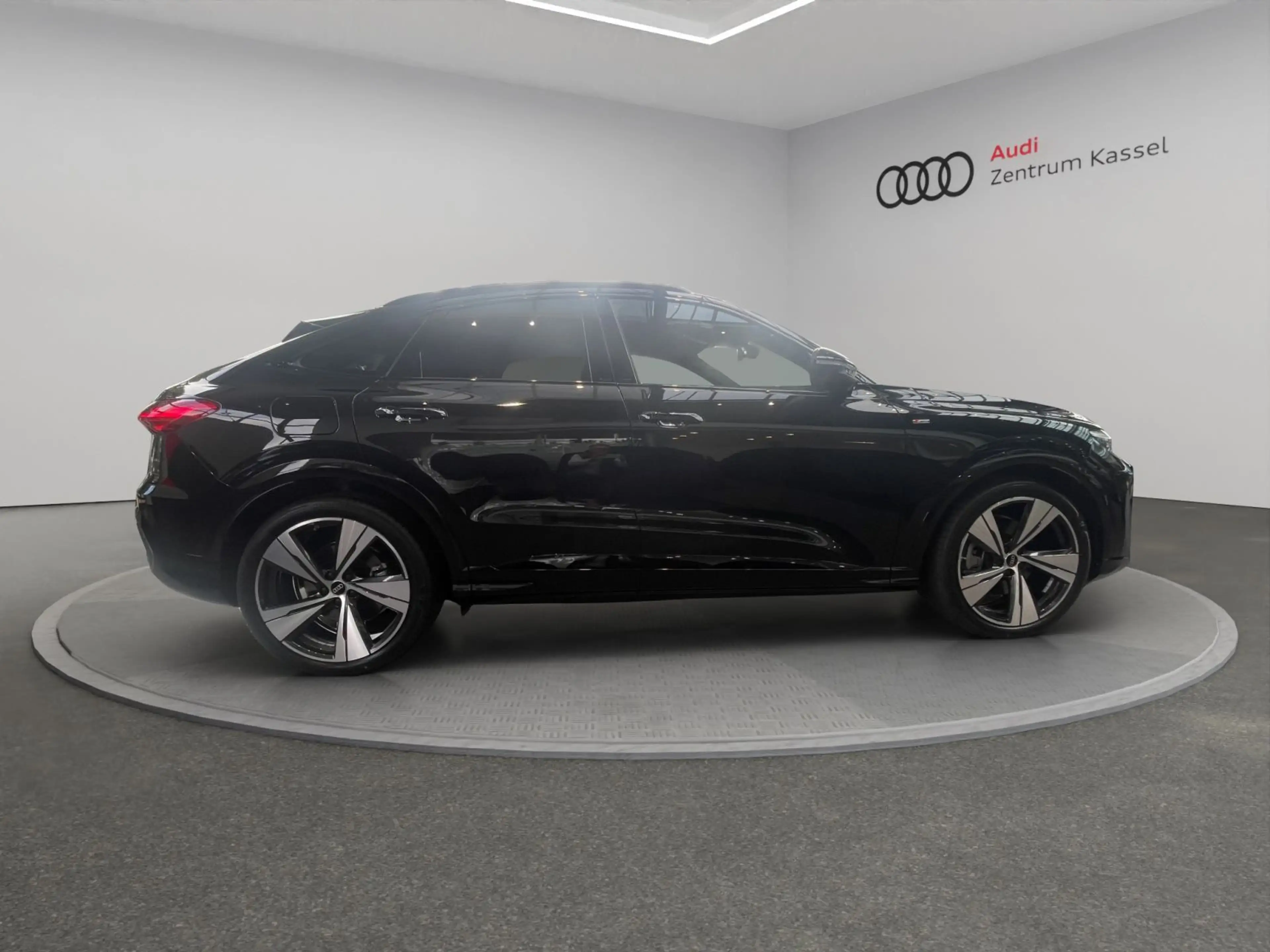 Audi Q5 SB TDI qu. S line Matrix B&O HuD Luftfahrwerk — photo 7
