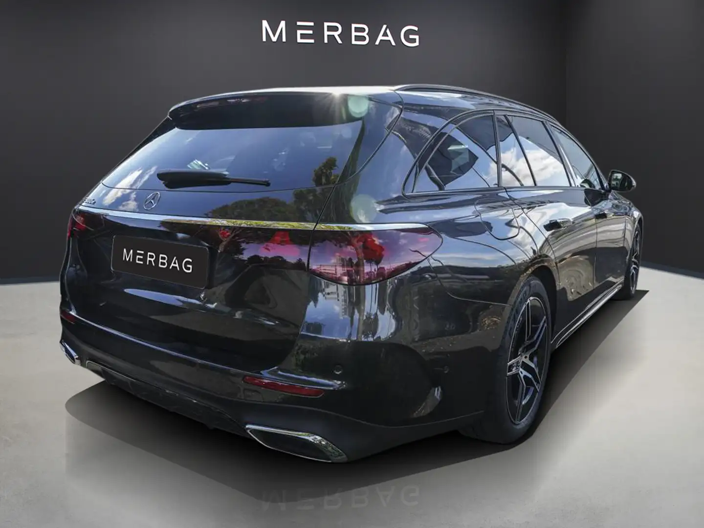 Mercedes-Benz E 300 e T AMG-LINE-PREMIUM-PLUS PANO HUD AHK Grau - 2