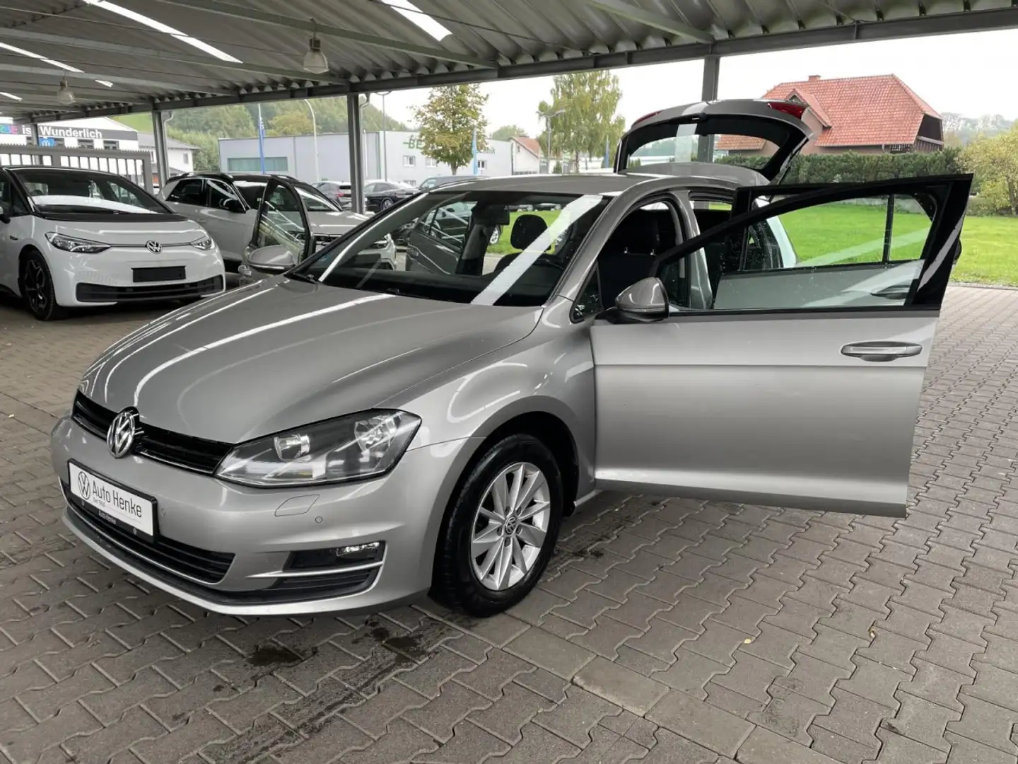 Volkswagen Golf VII 1.6 TDI GRA + KLIMA + PDC Klima Einparkhilfe Silber - 2