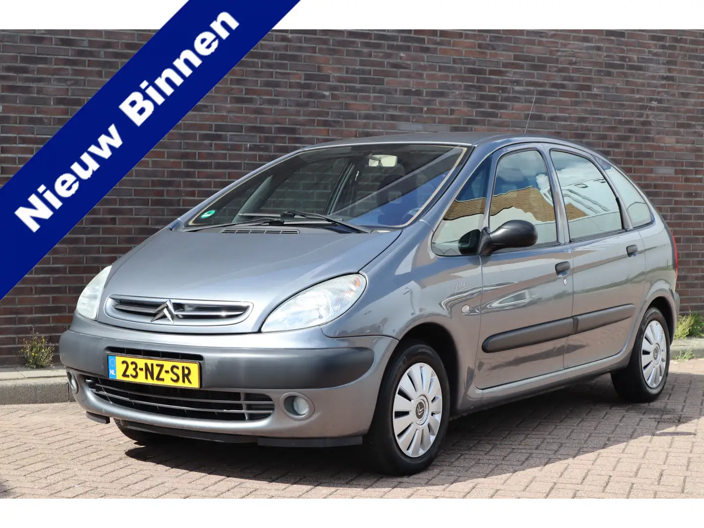 Citroen Xsara Picasso 1.8i-16V Différence 2, ijskoude airco, keurige aut Gris - 1