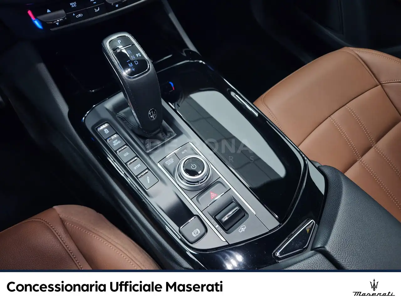 Maserati Levante 2022 — фото 12