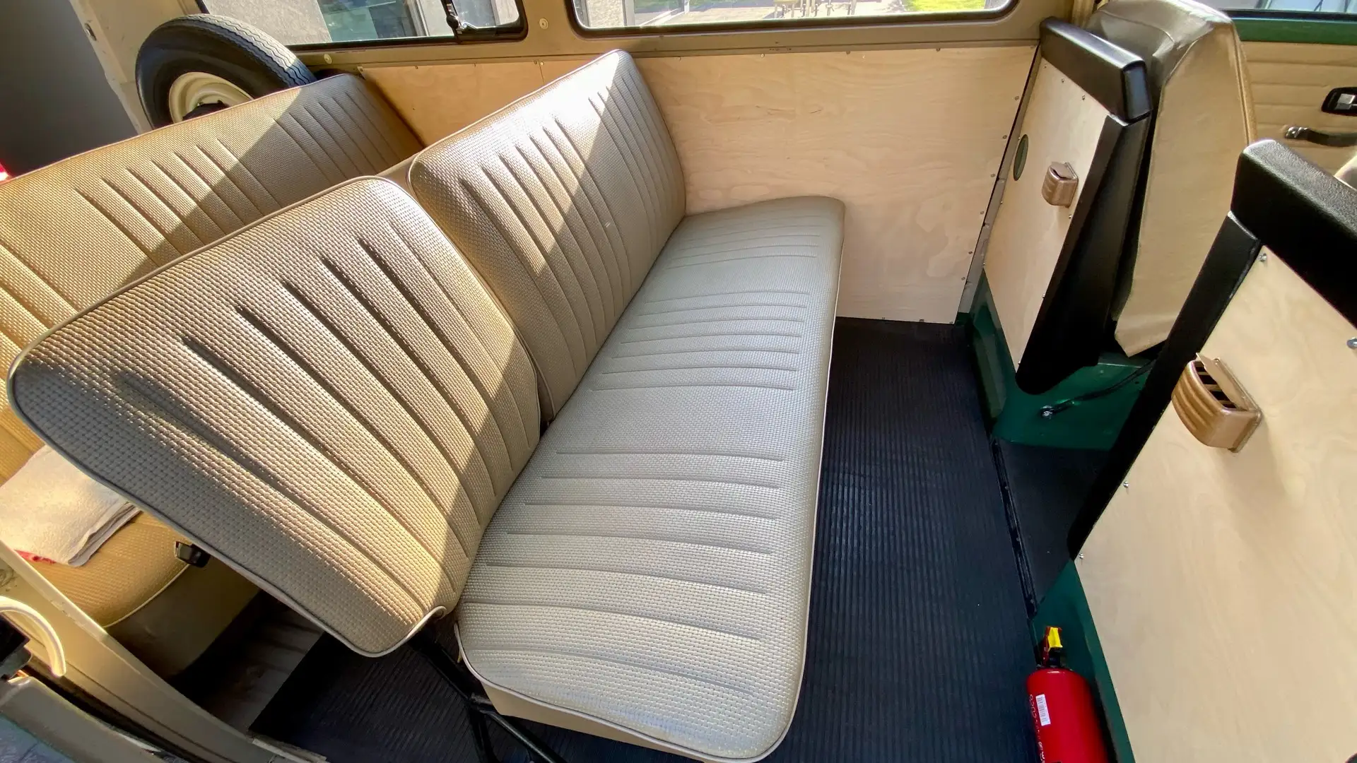 Volkswagen T2 Personen bus Yeşil - 2