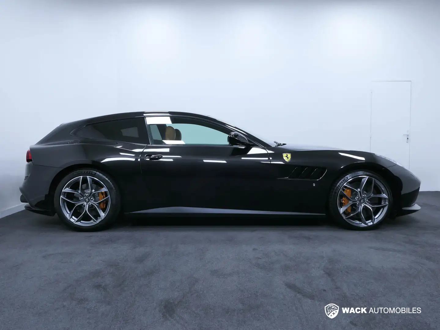Ferrari GTC4 Lusso GTC4 Lusso T V8 3.9 610ch T Noir - 2