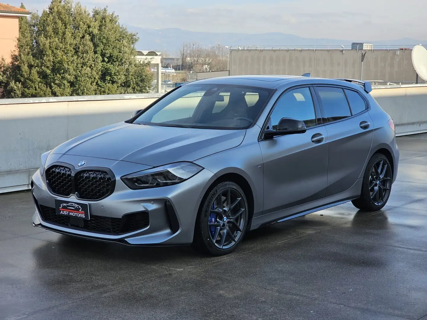 BMW 135 M 135i xDrive Colorvision Edition Gris - 1