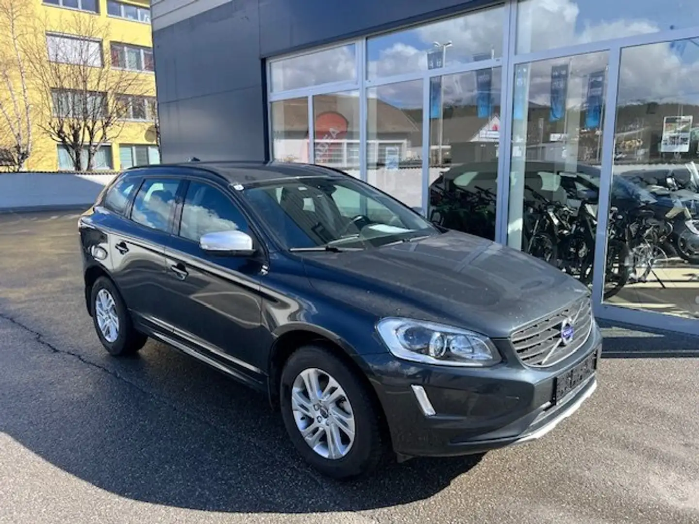 Volvo XC60 D4 AWD Kinetic Diesel *64.000km*EZ09/2015*AHV*SZH* Gris - 1