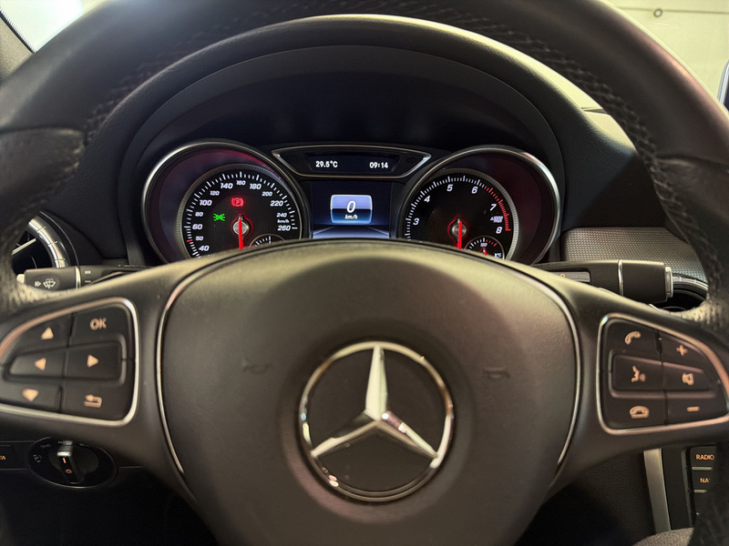 Mercedes-Benz CLA 180 Shooting Brake AMG Line STANDHZ LED — photo 11