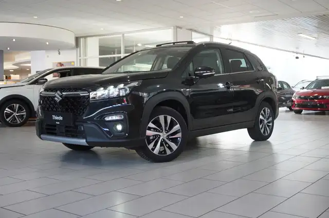 Suzuki SX4 S-Cross view 3