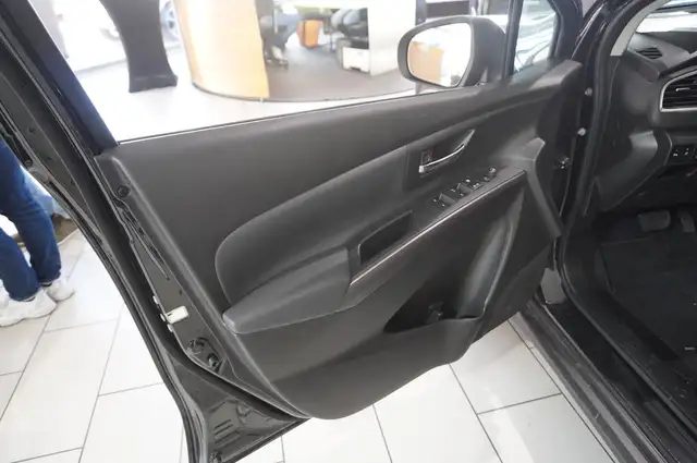 Suzuki SX4 S-Cross view 15