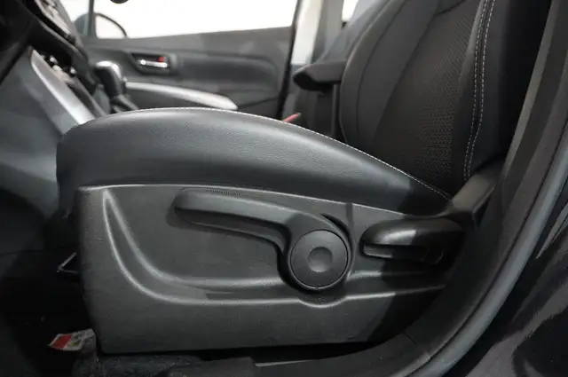Suzuki SX4 S-Cross view 14