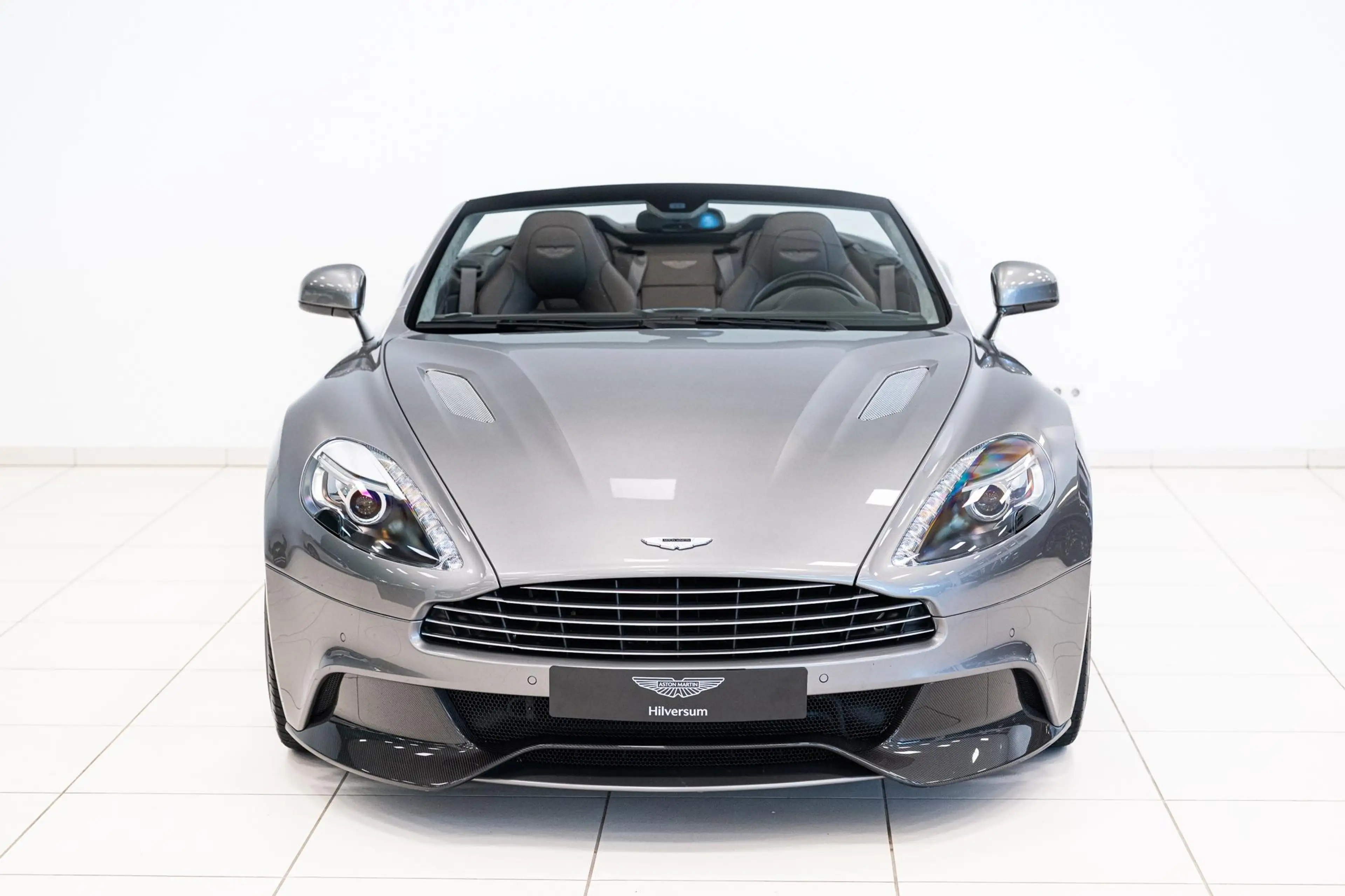 Aston Martin Vanquish Volante | 8-Speed | 1st Owner | Incl. BPM | — photo 3
