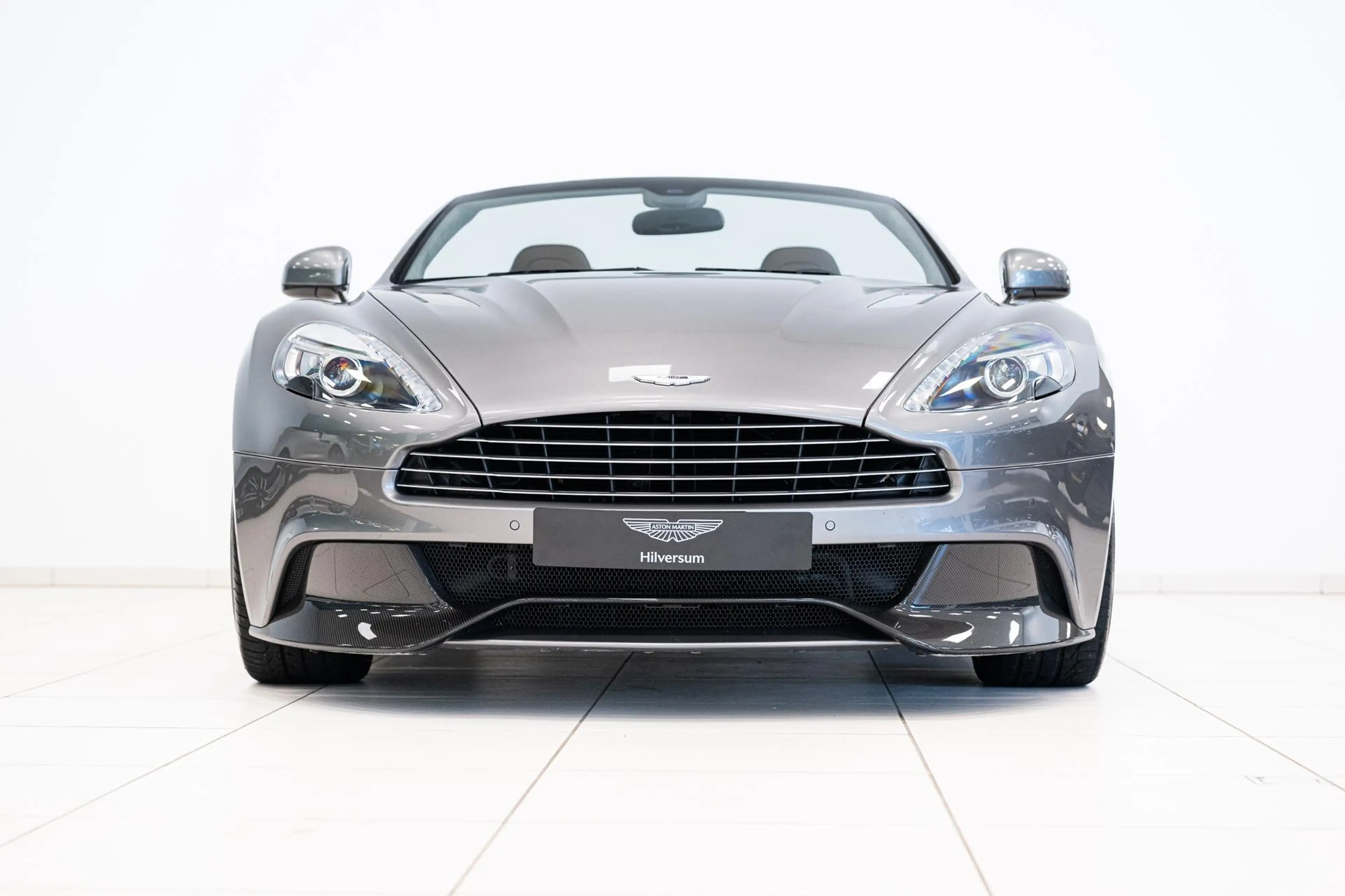 Aston Martin Vanquish Volante | 8-Speed | 1st Owner | Incl. BPM | — photo 14