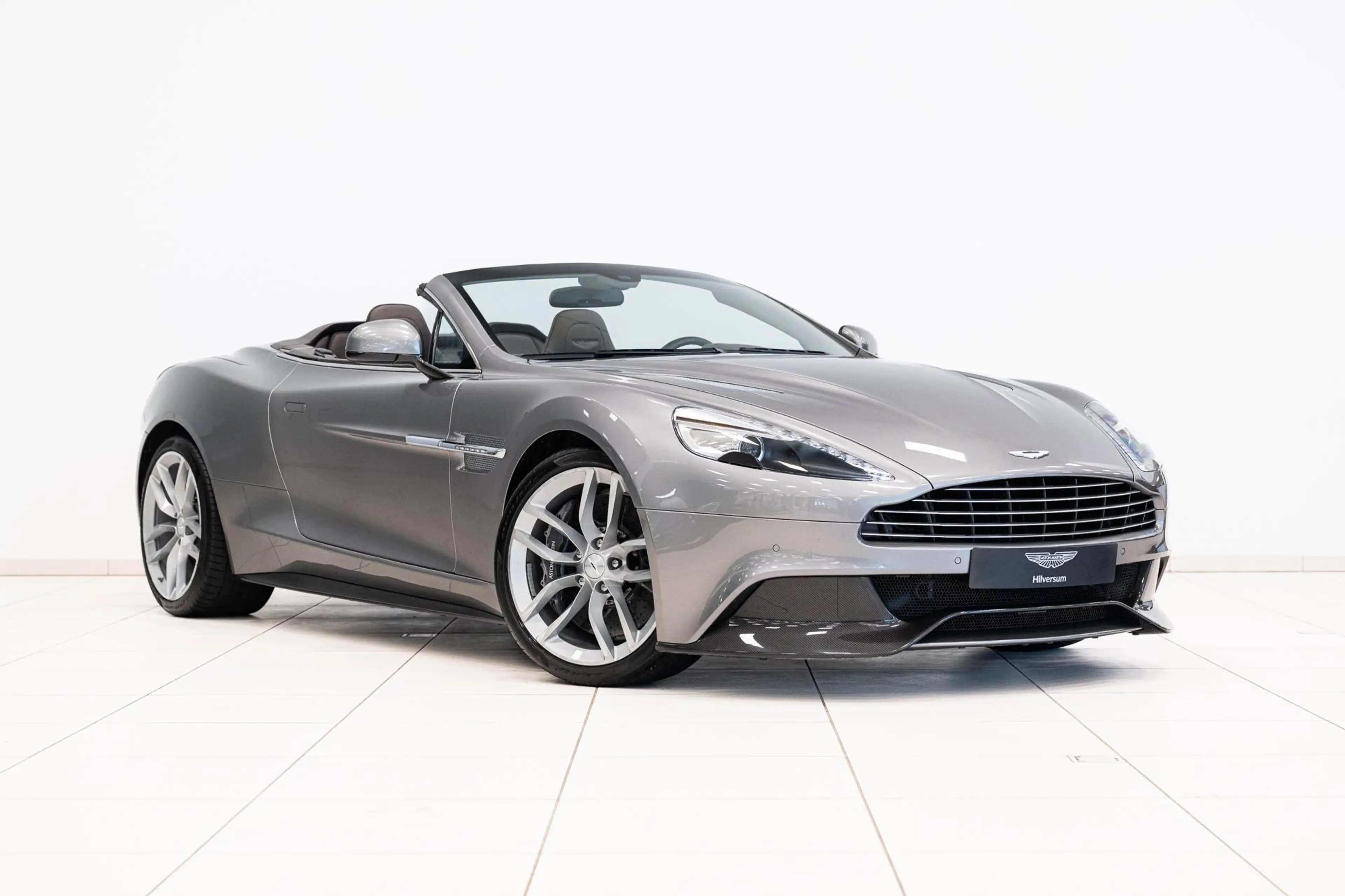 Aston Martin Vanquish Volante | 8-Speed | 1st Owner | Incl. BPM | — photo 2