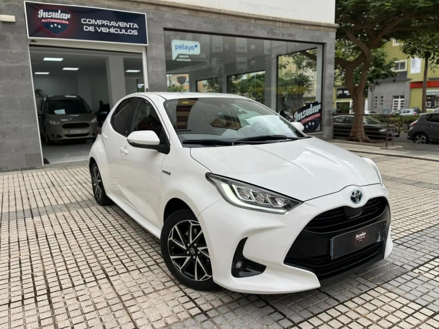 Toyota Yaris 120H 1.5 Style Plus Blanco - 1
