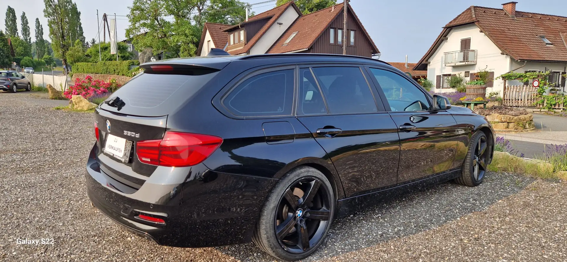 BMW 330 330d Touring Aut. X-drive Schwarz - 2