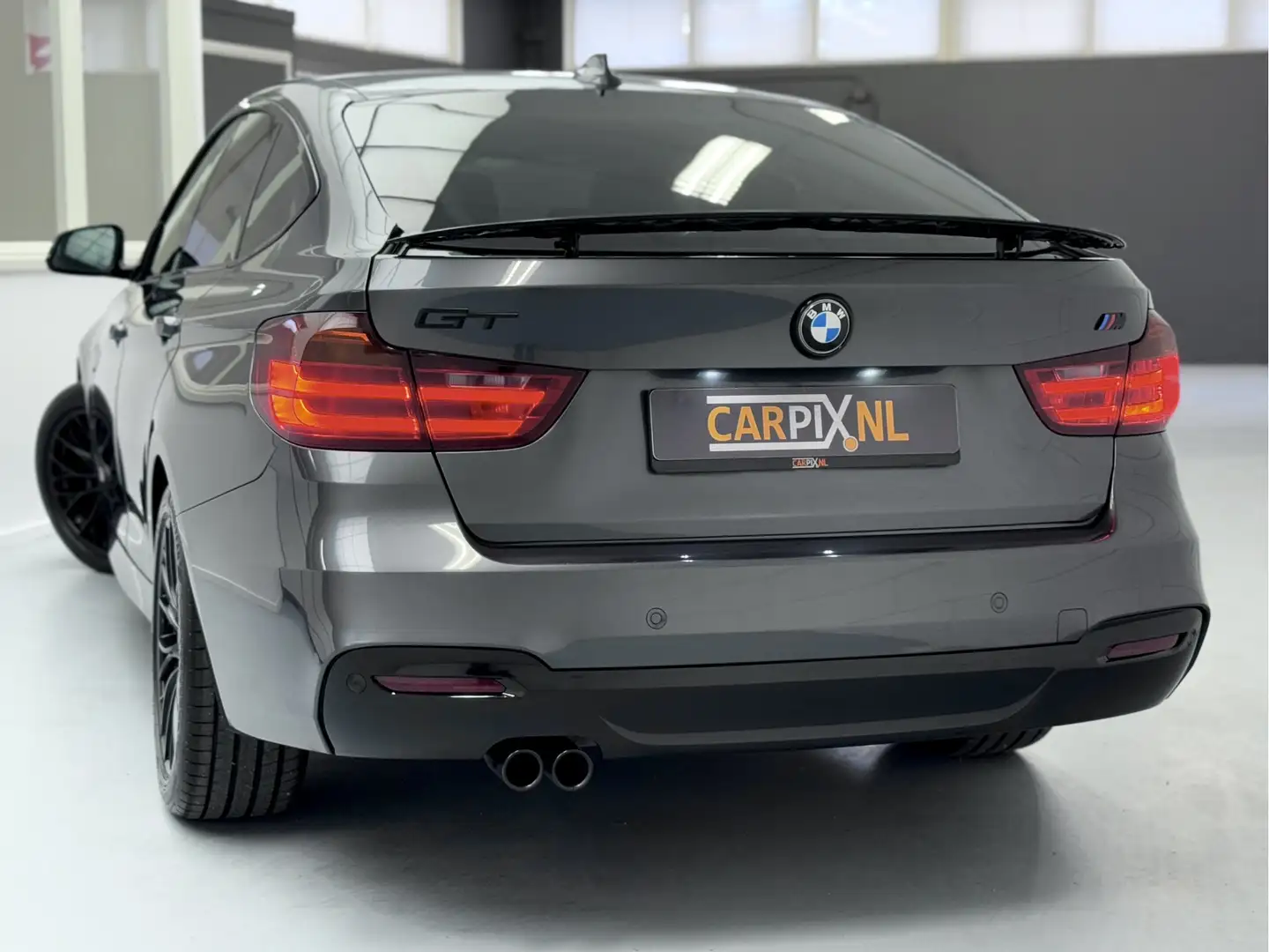 BMW 328 3-serie Gran Turismo 328i M-sport 2016 245pk, NL-a Grijs - 2