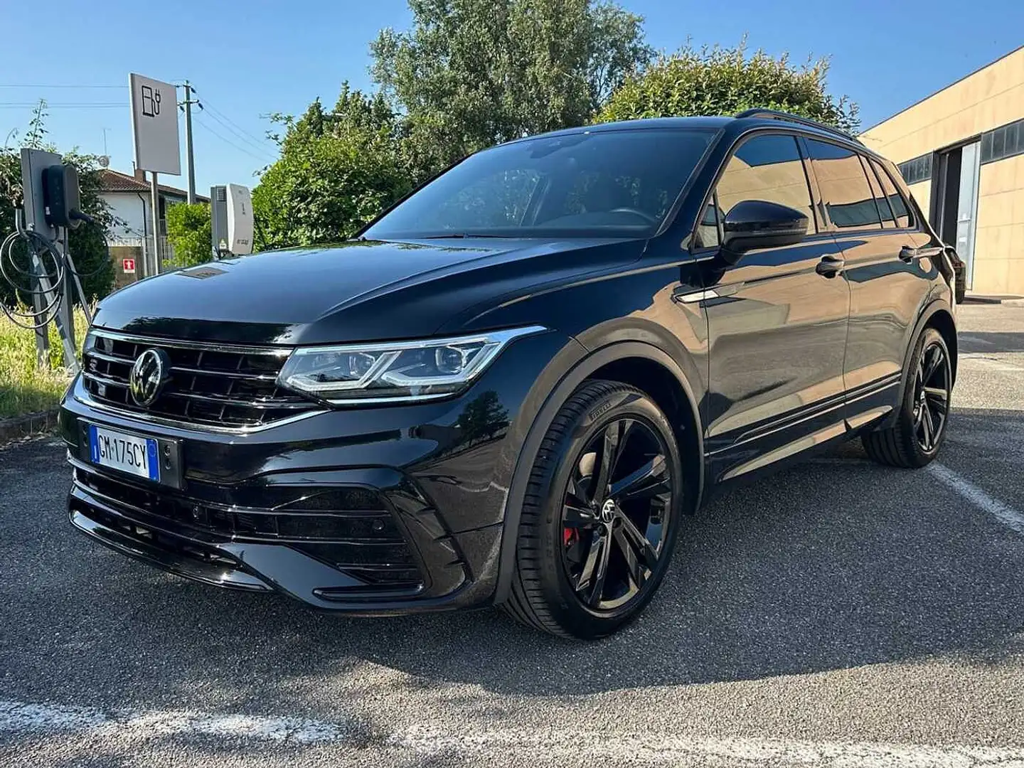 Volkswagen Tiguan 2ª serie 2.0 TDI 150 CV SCR DSG R-Line Nero - 1