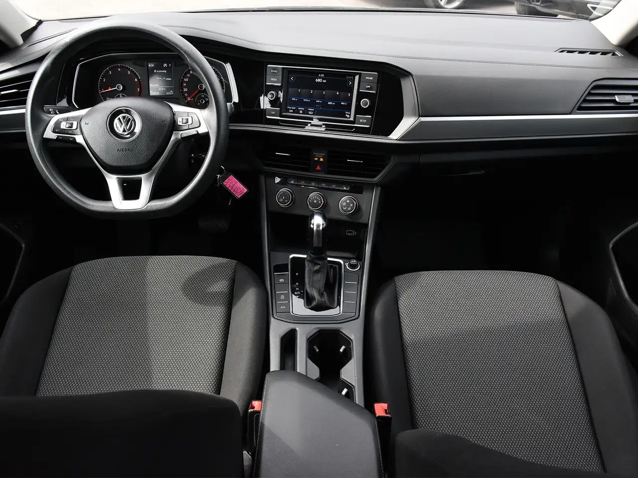 Volkswagen Jetta снимка Volkswagen Jetta