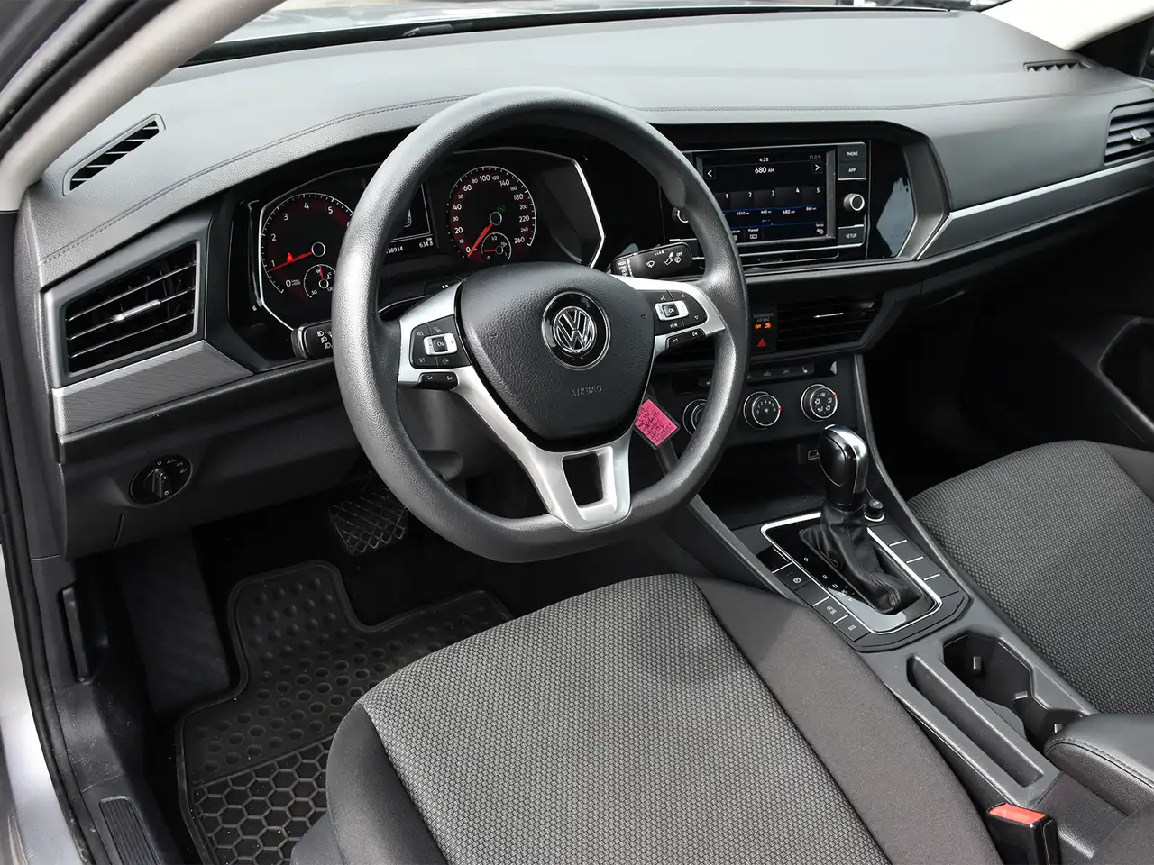 Volkswagen Jetta снимка Volkswagen Jetta